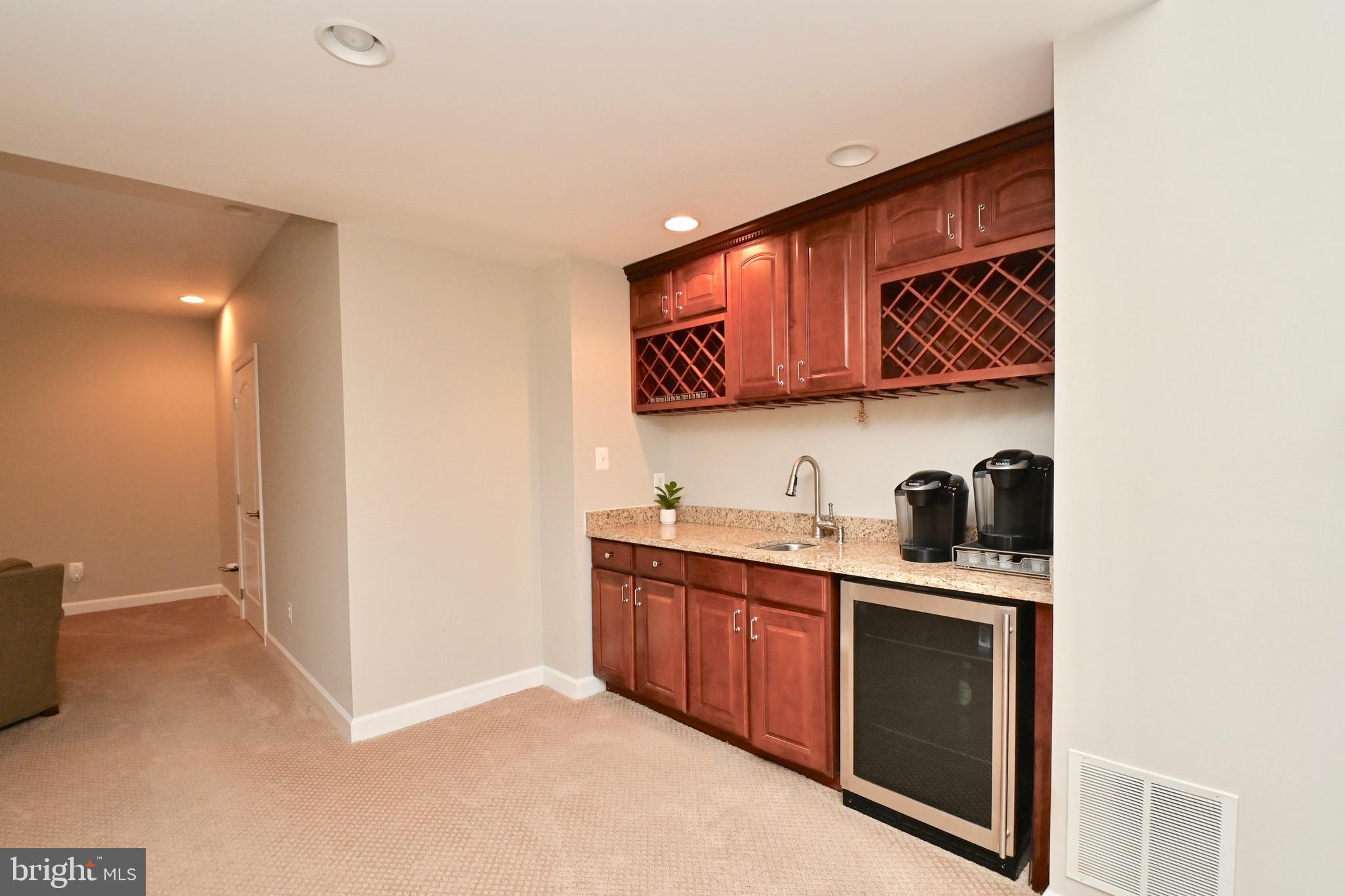 ESTATES AT ROSELAND - Residential