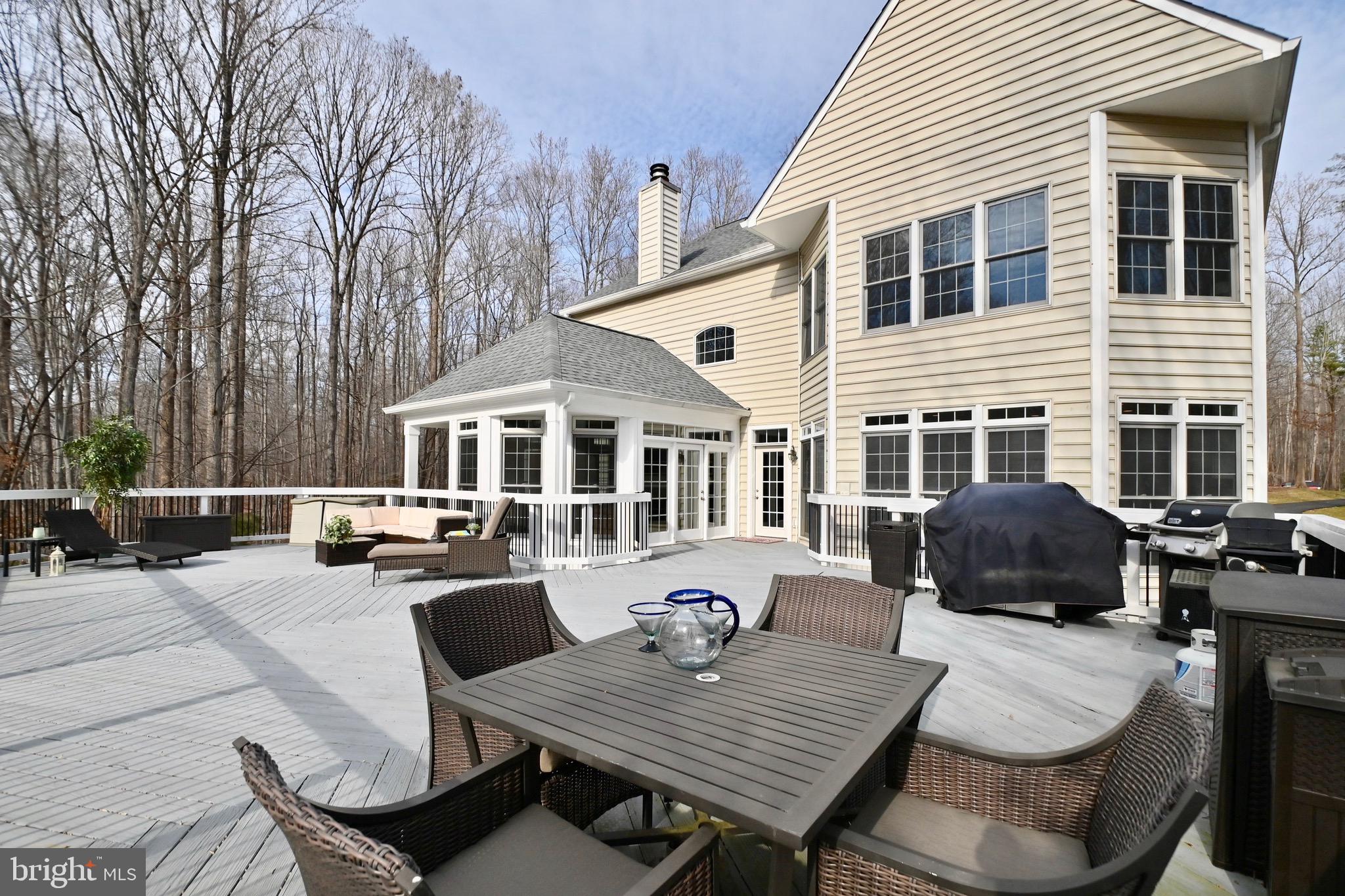 ESTATES AT ROSELAND - Residential