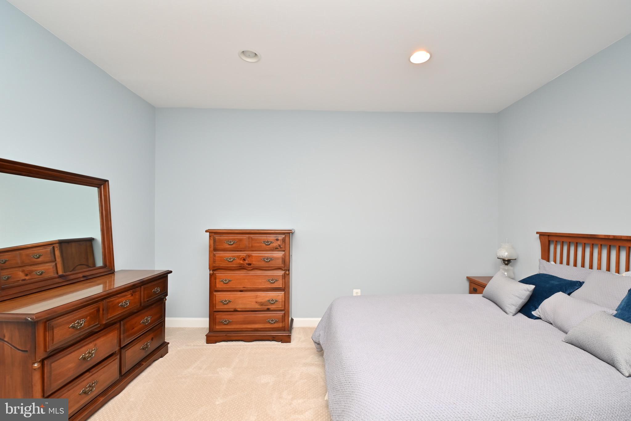 ESTATES AT ROSELAND - Residential