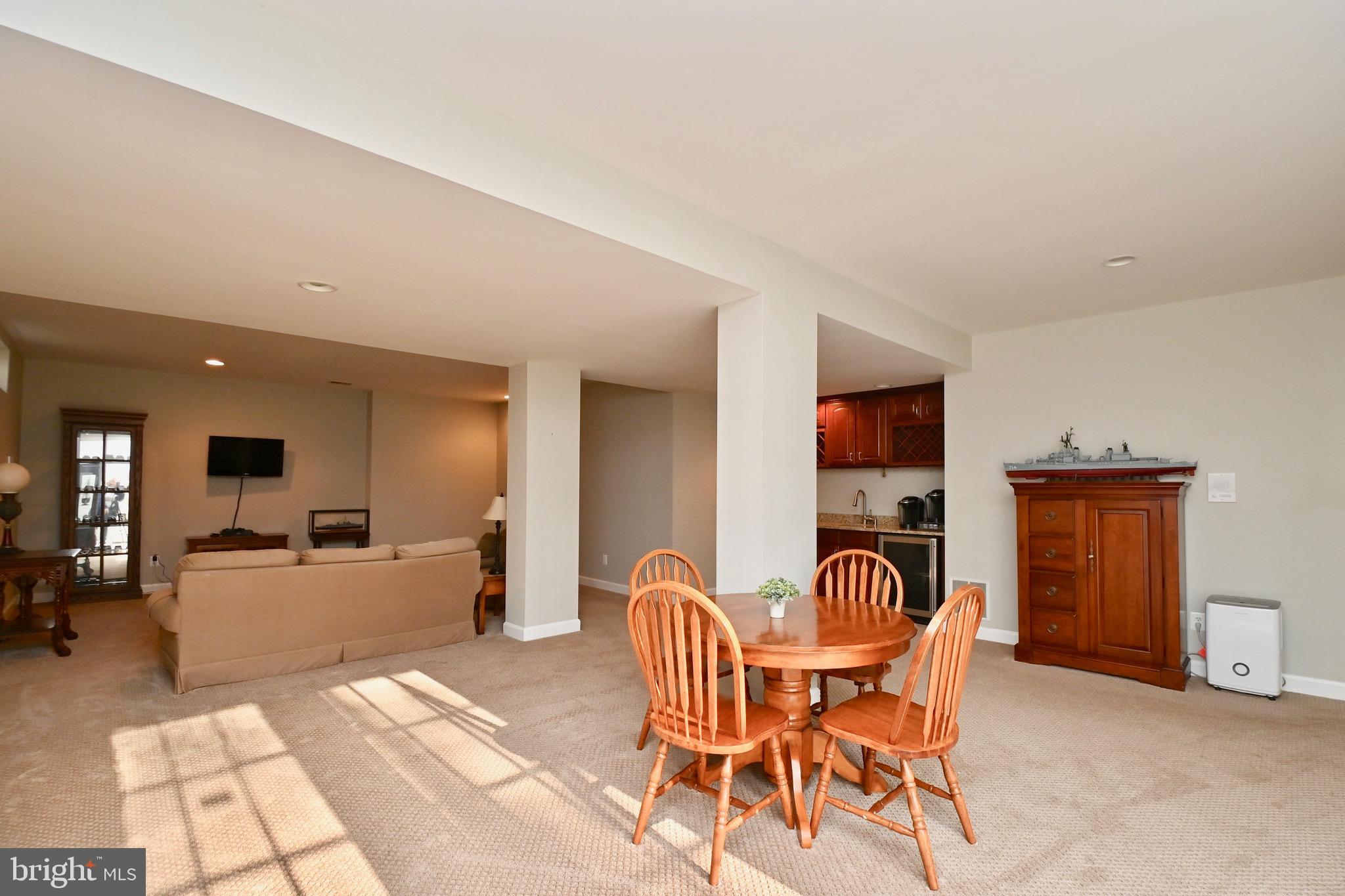 ESTATES AT ROSELAND - Residential