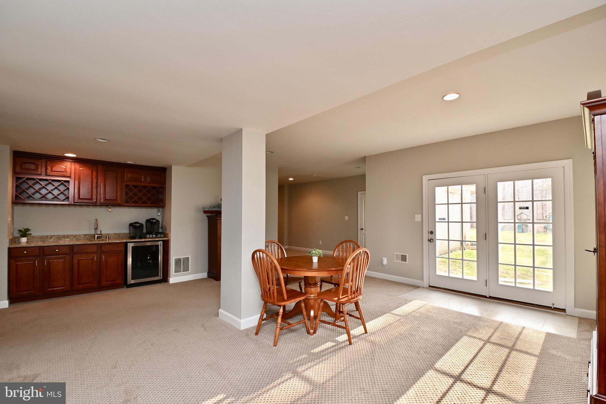 ESTATES AT ROSELAND - Residential