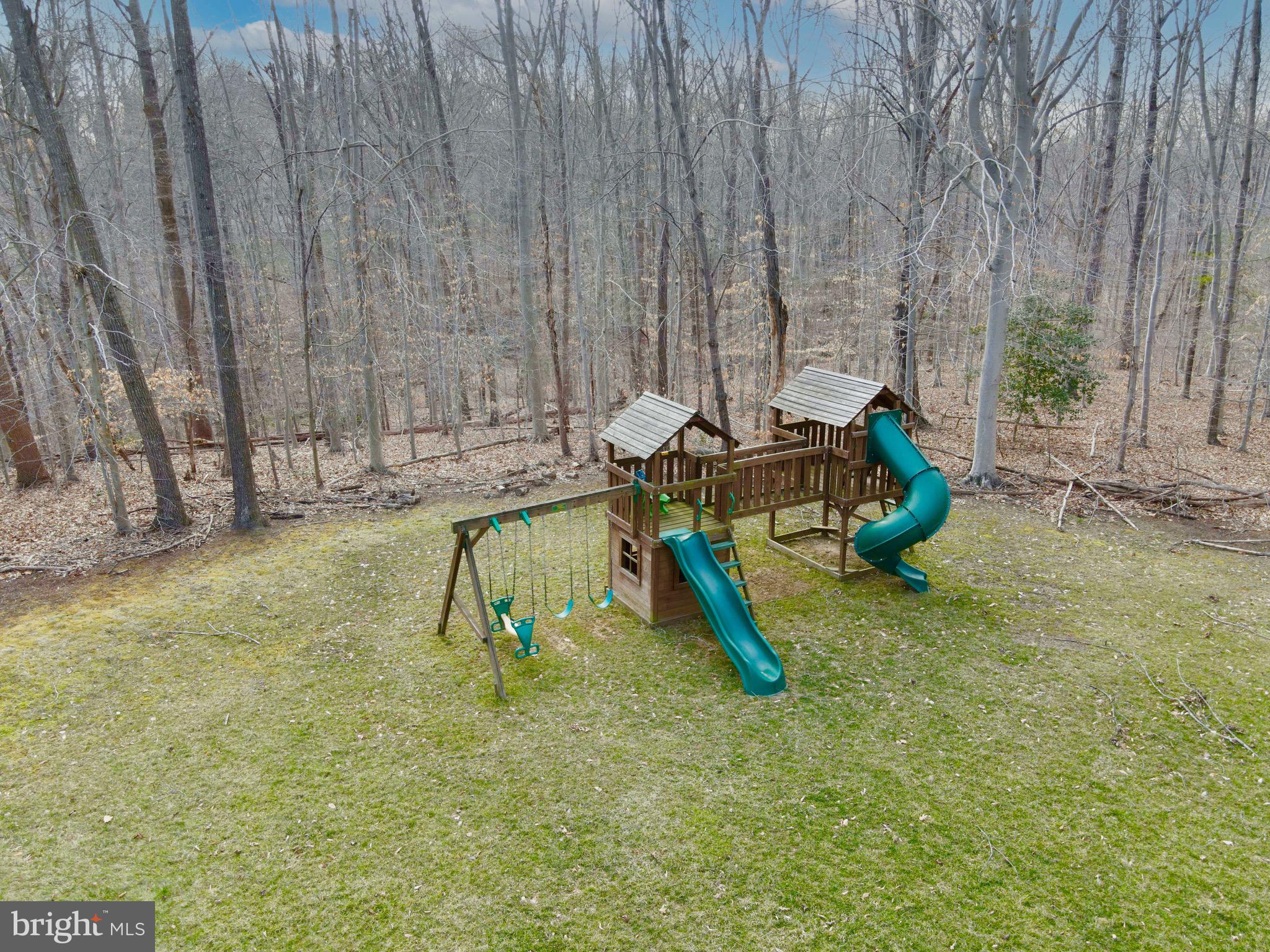 ESTATES AT ROSELAND - Residential