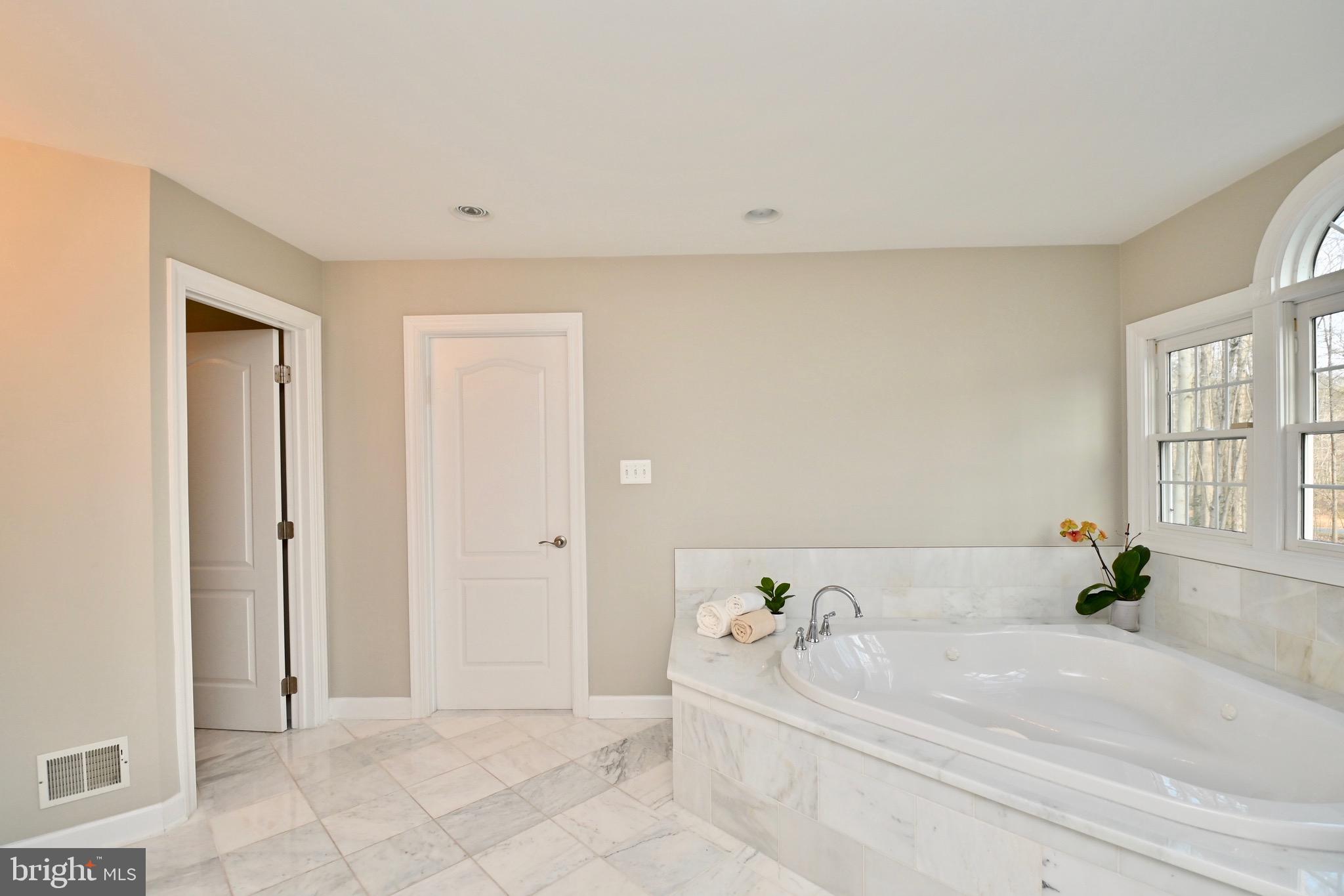 ESTATES AT ROSELAND - Residential