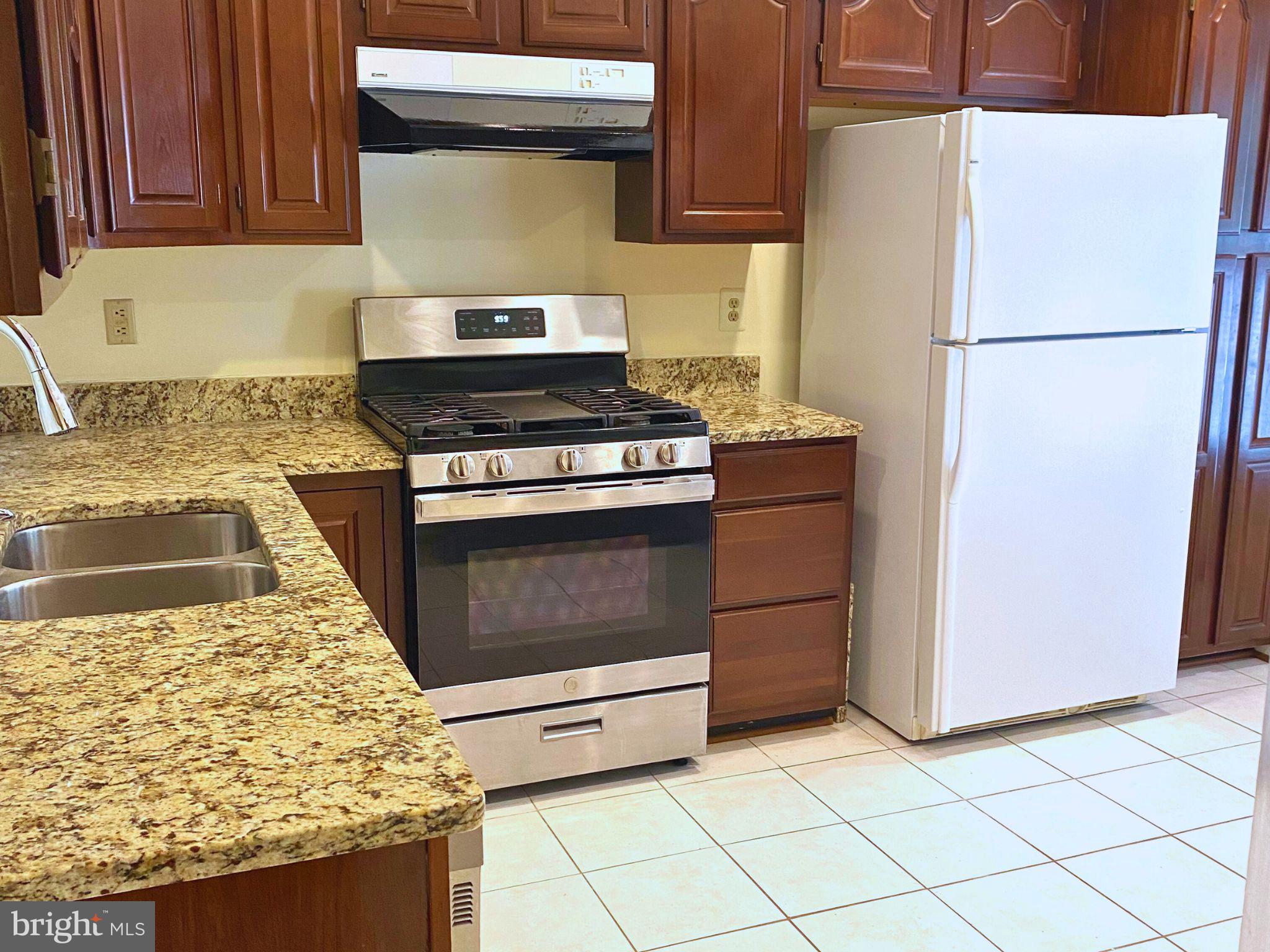 COURTHOUSE STATION - Residential Lease