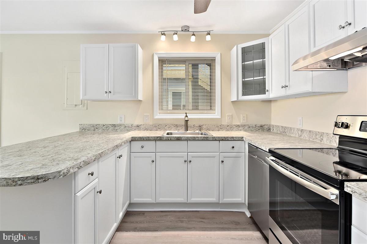 CAINE HARBOR MILE - Residential