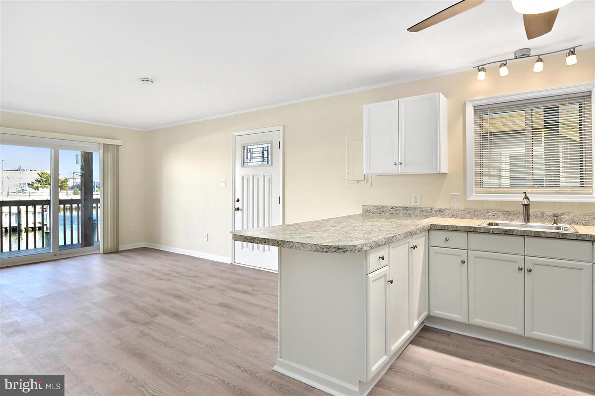 CAINE HARBOR MILE - Residential