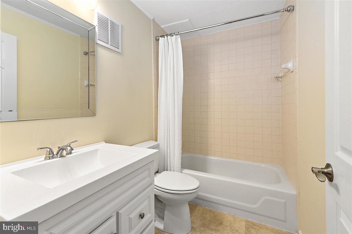 CAINE HARBOR MILE - Residential