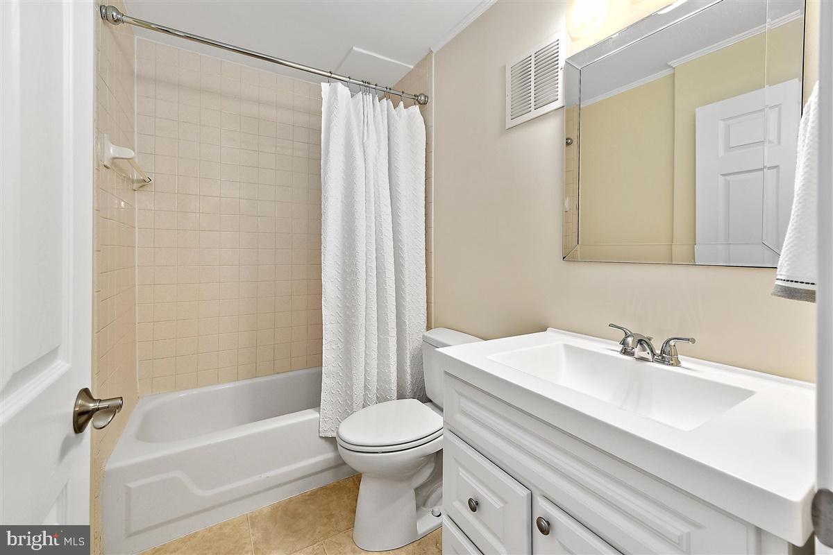 CAINE HARBOR MILE - Residential