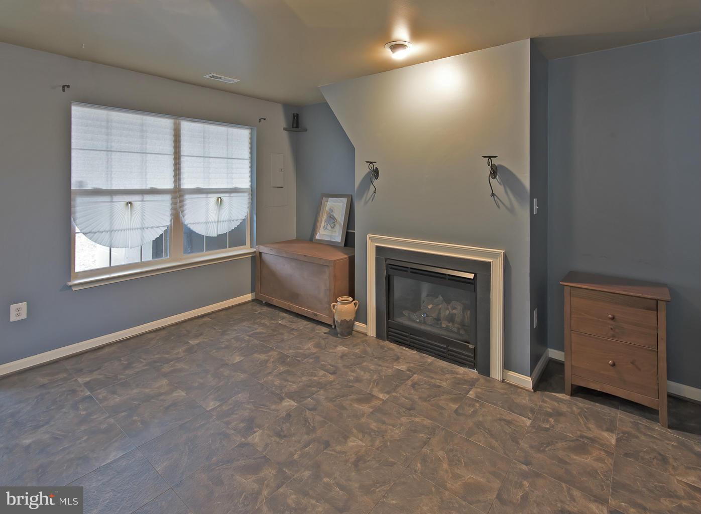 WELLINGTON/CLOVERHILL - Residential