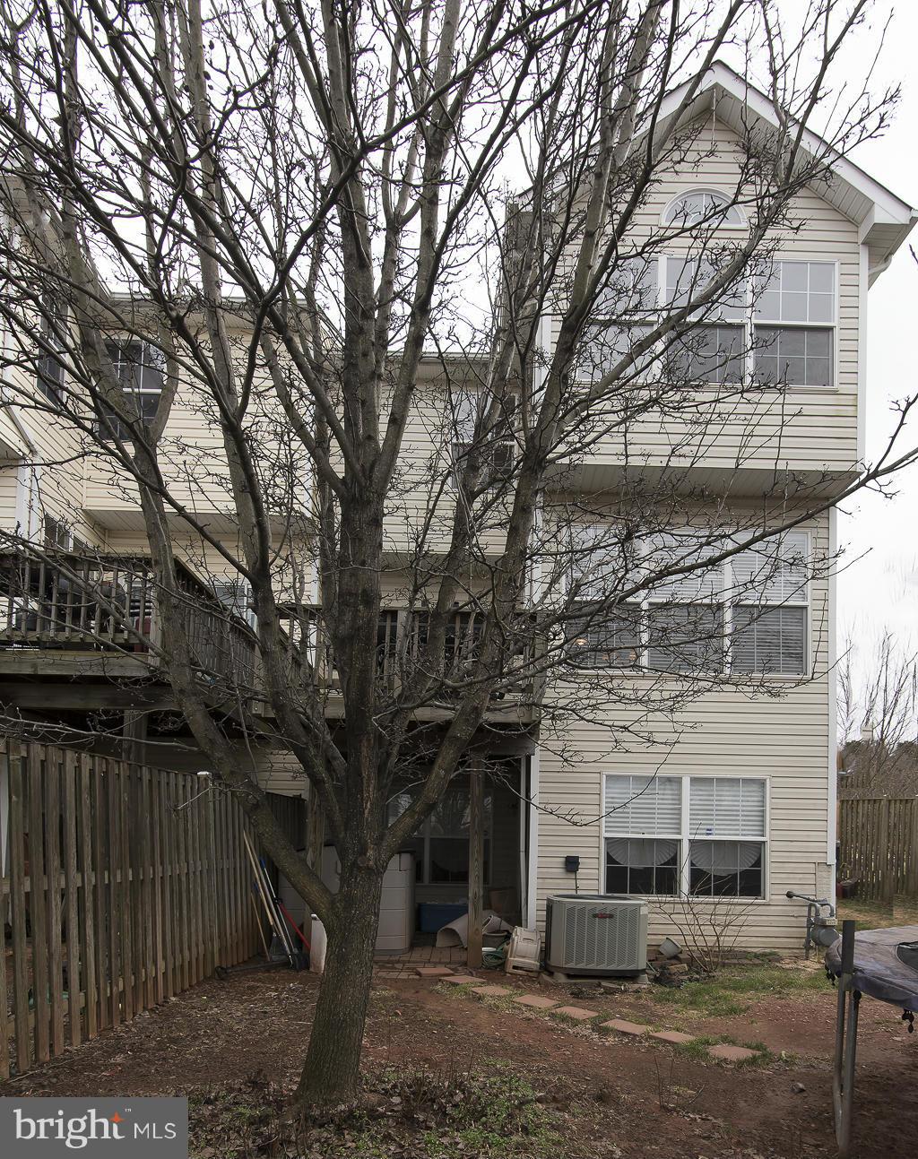 WELLINGTON/CLOVERHILL - Residential