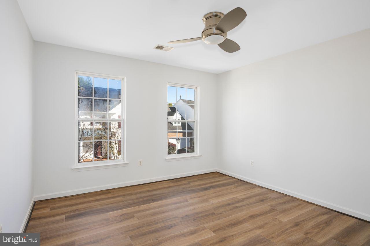 QUINCE ORCHARD PARK - Residential