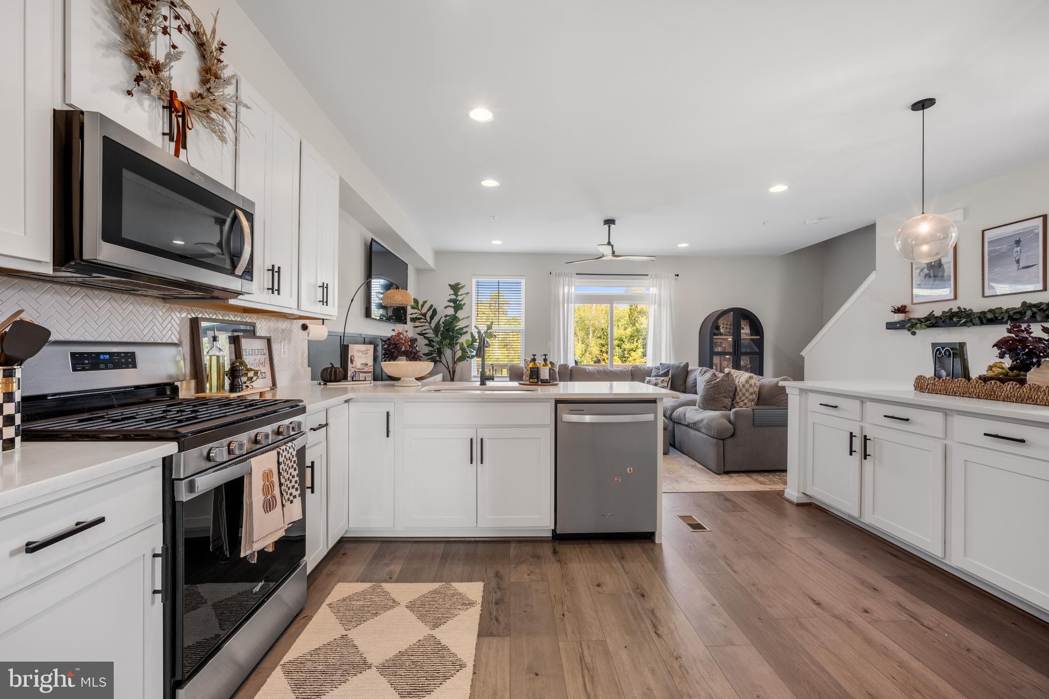 BRADFORD'S LANDING - Residential