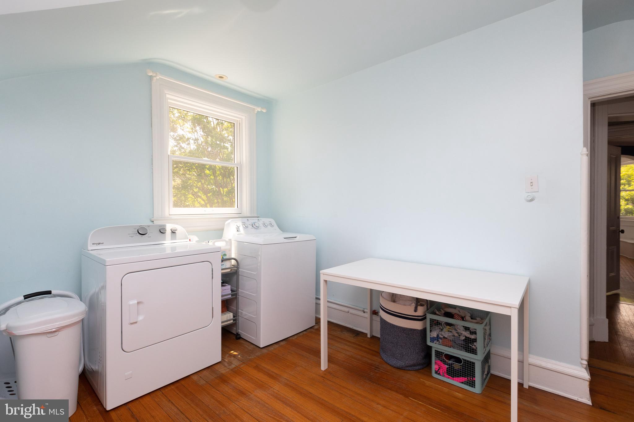ROLAND PARK - Residential