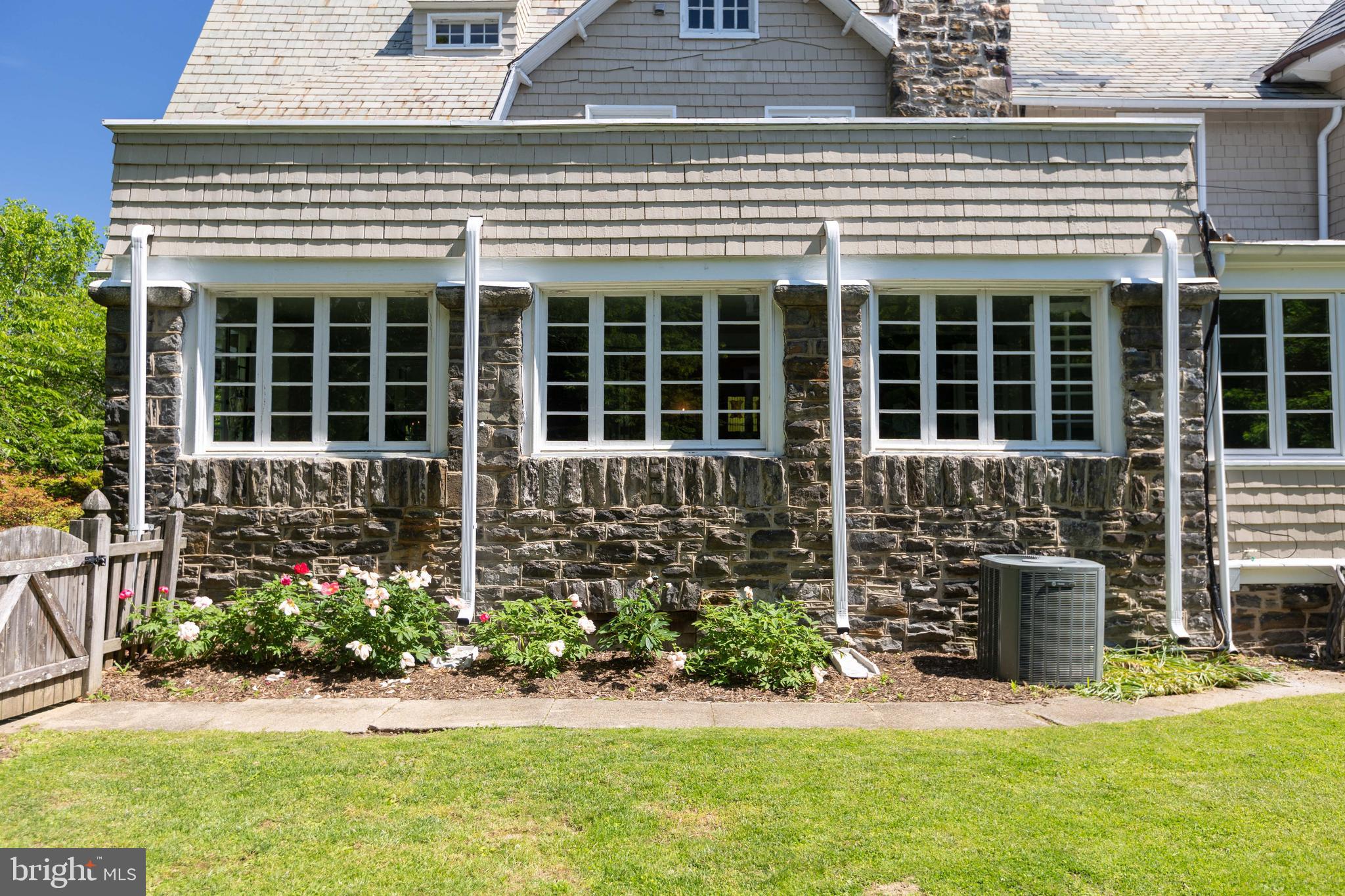 ROLAND PARK - Residential