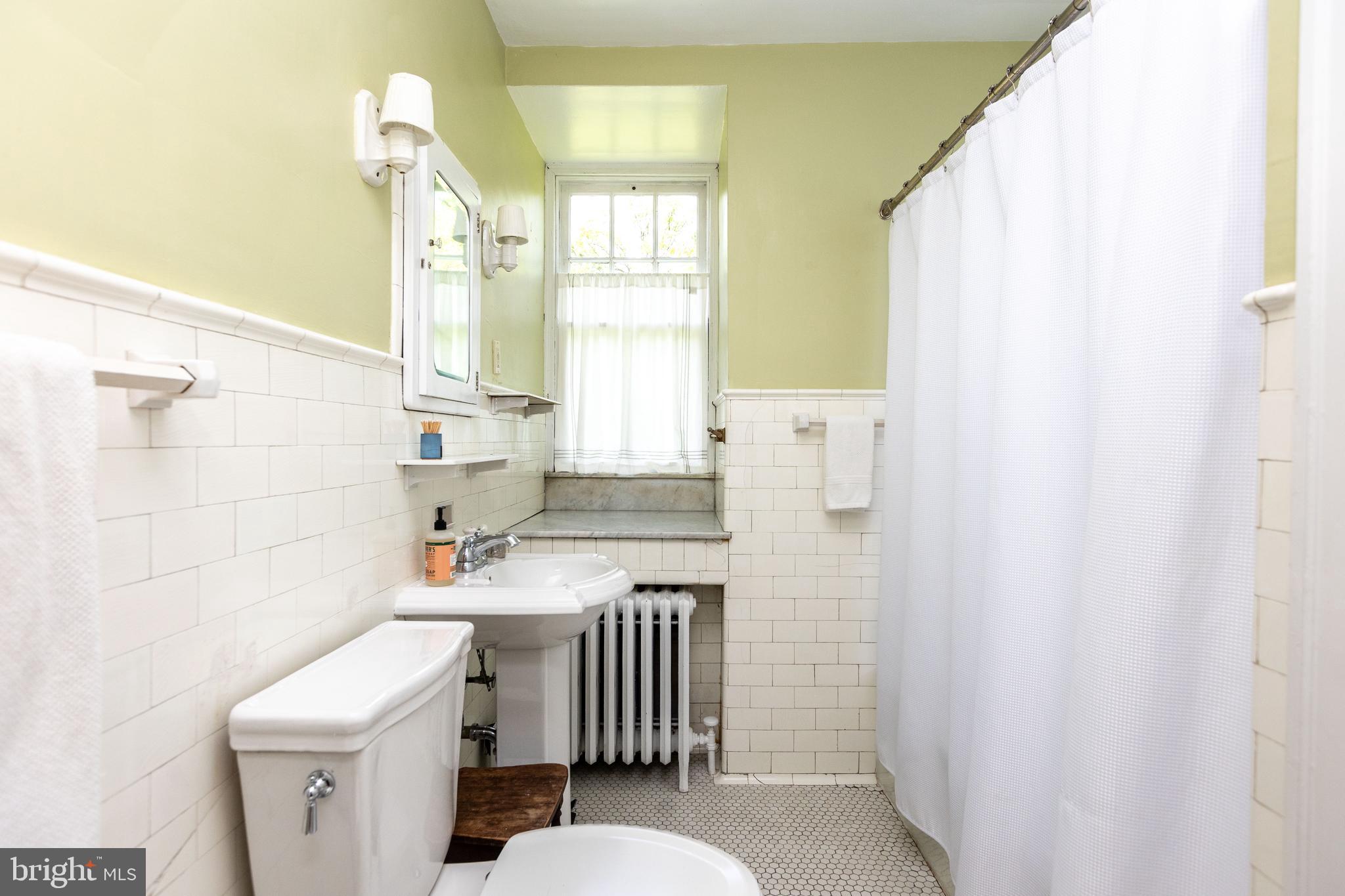 ROLAND PARK - Residential