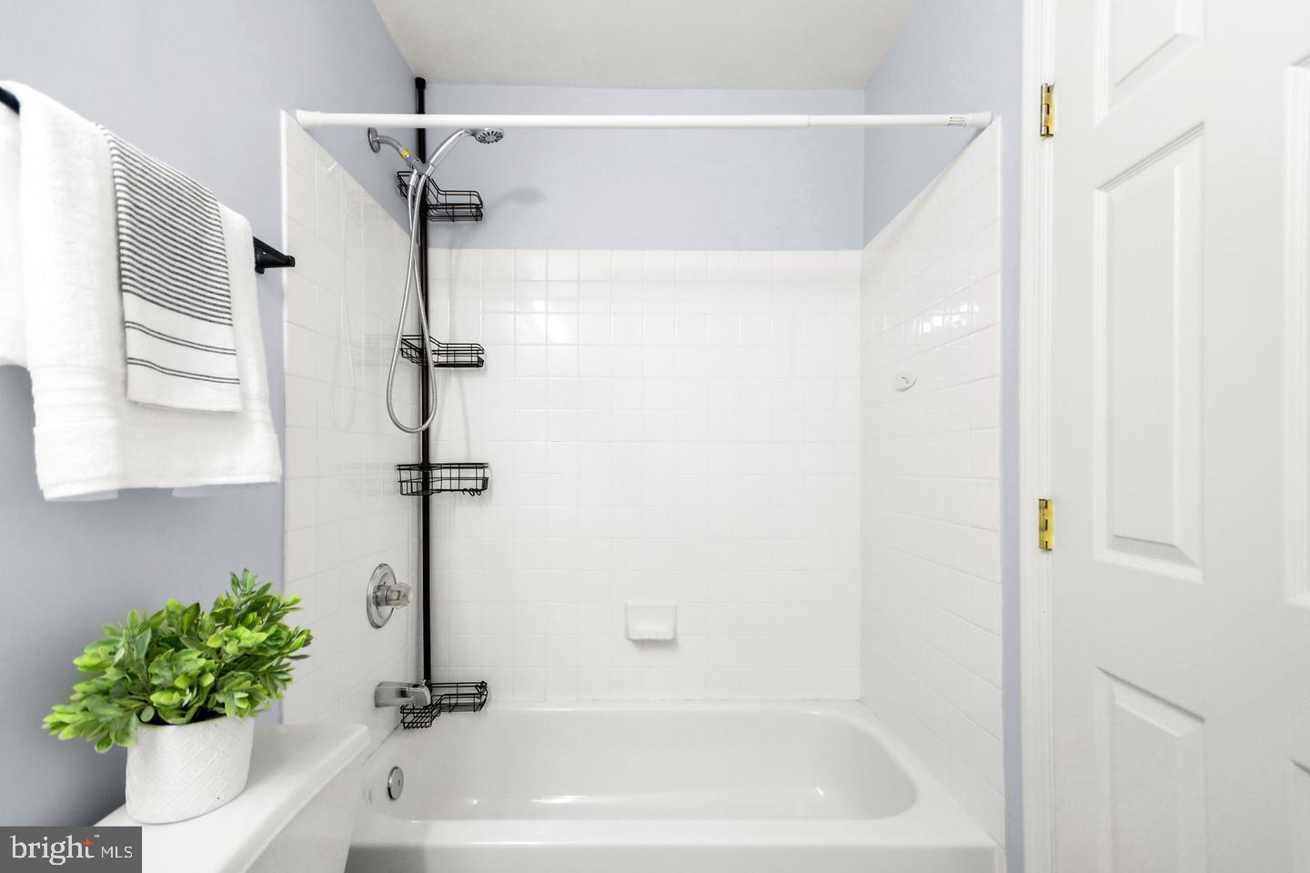 OVERLOOK - Residential Lease