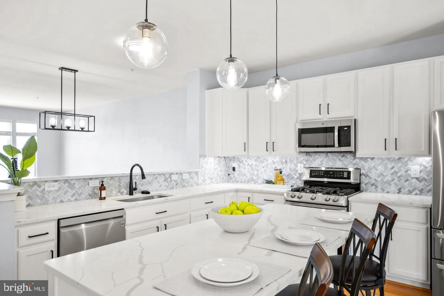 OVERLOOK - Residential Lease