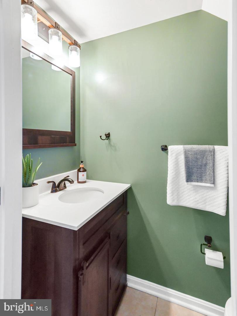 OVERLOOK - Residential Lease