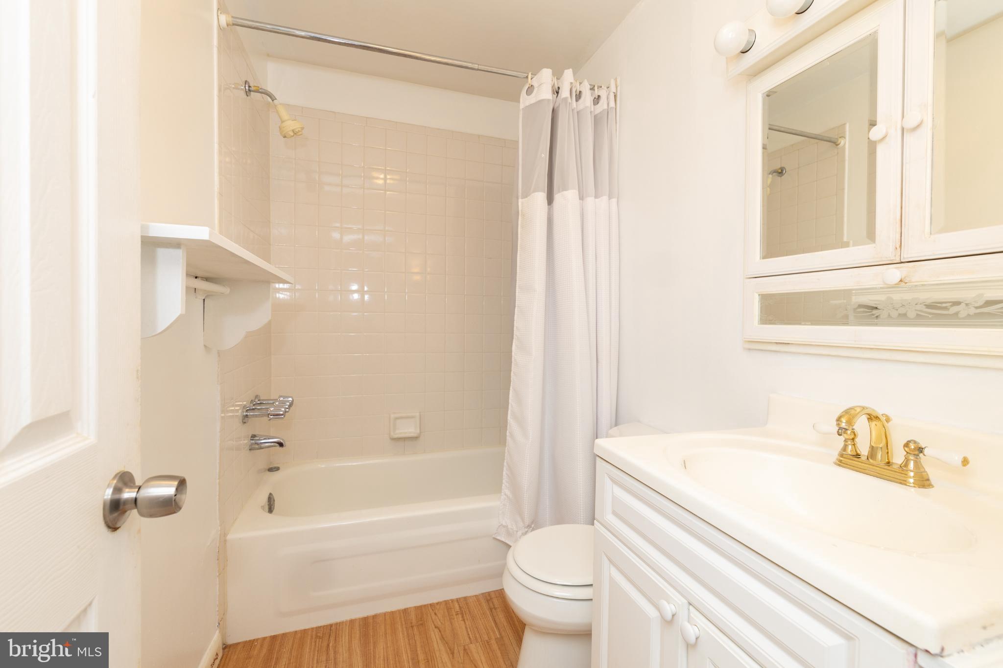 PASSYUNK SQUARE - Residential Income