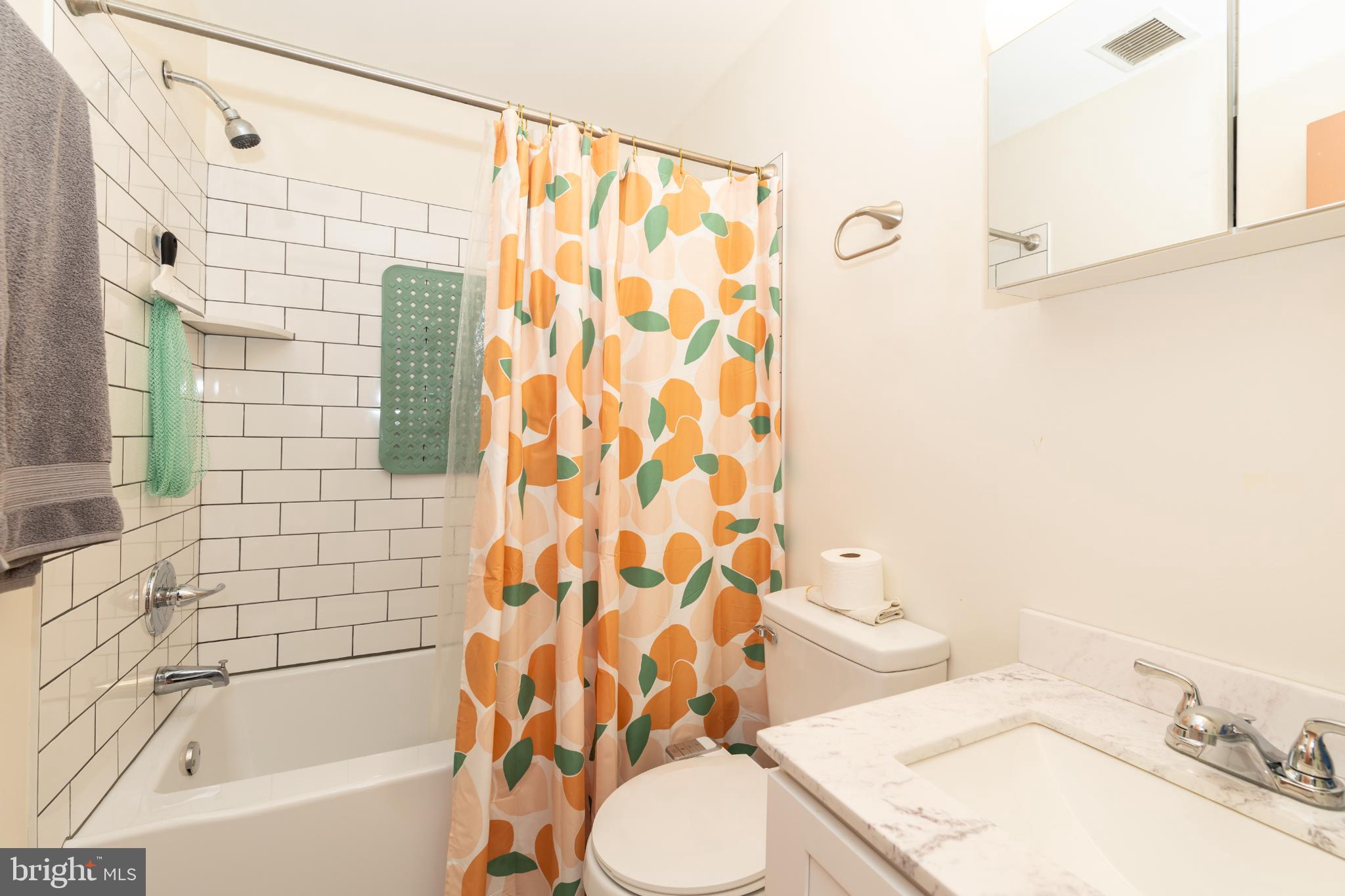 PASSYUNK SQUARE - Residential Income