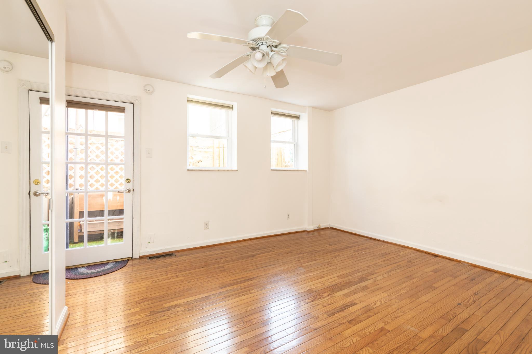 PASSYUNK SQUARE - Residential Income