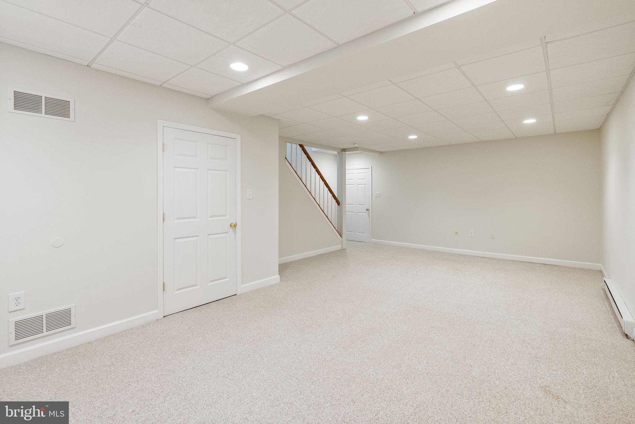 HAMILTON CT - Residential