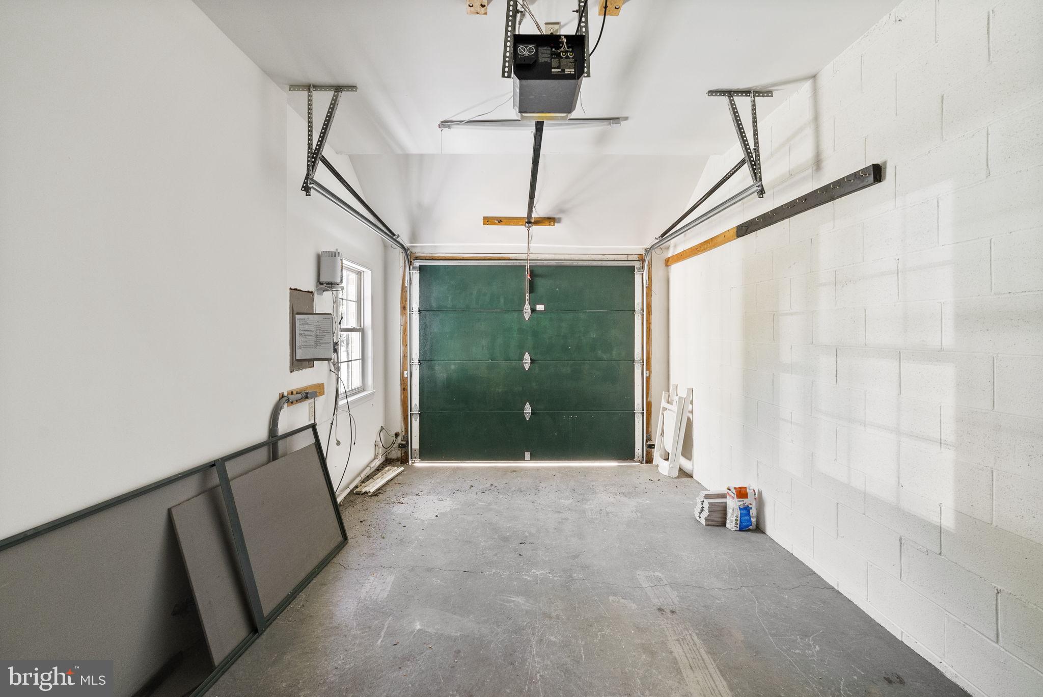 HAMILTON CT - Residential