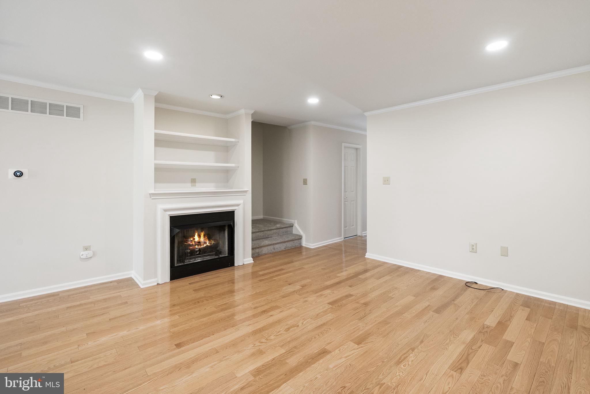 HAMILTON CT - Residential