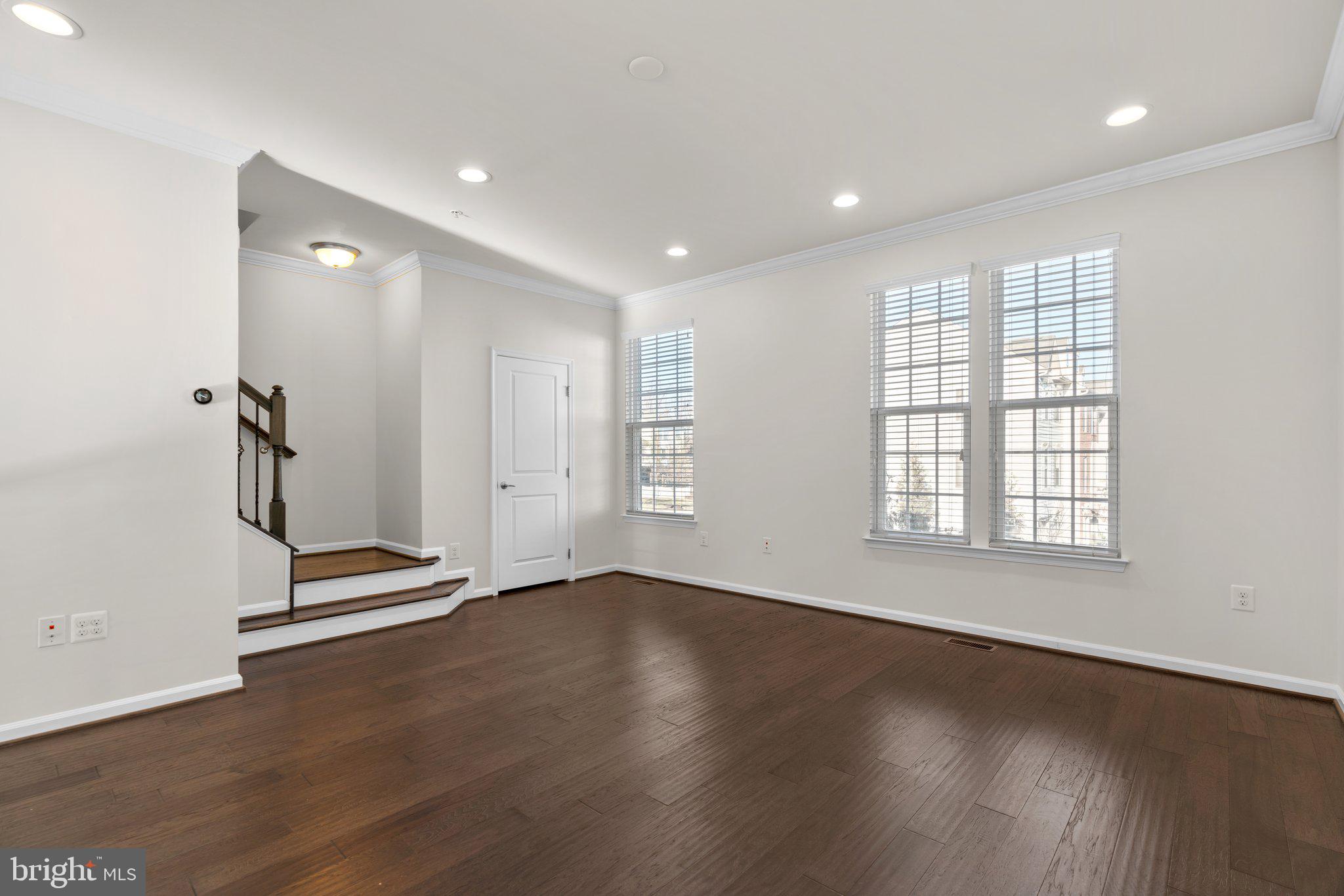 HOWARD SQUARE - Residential