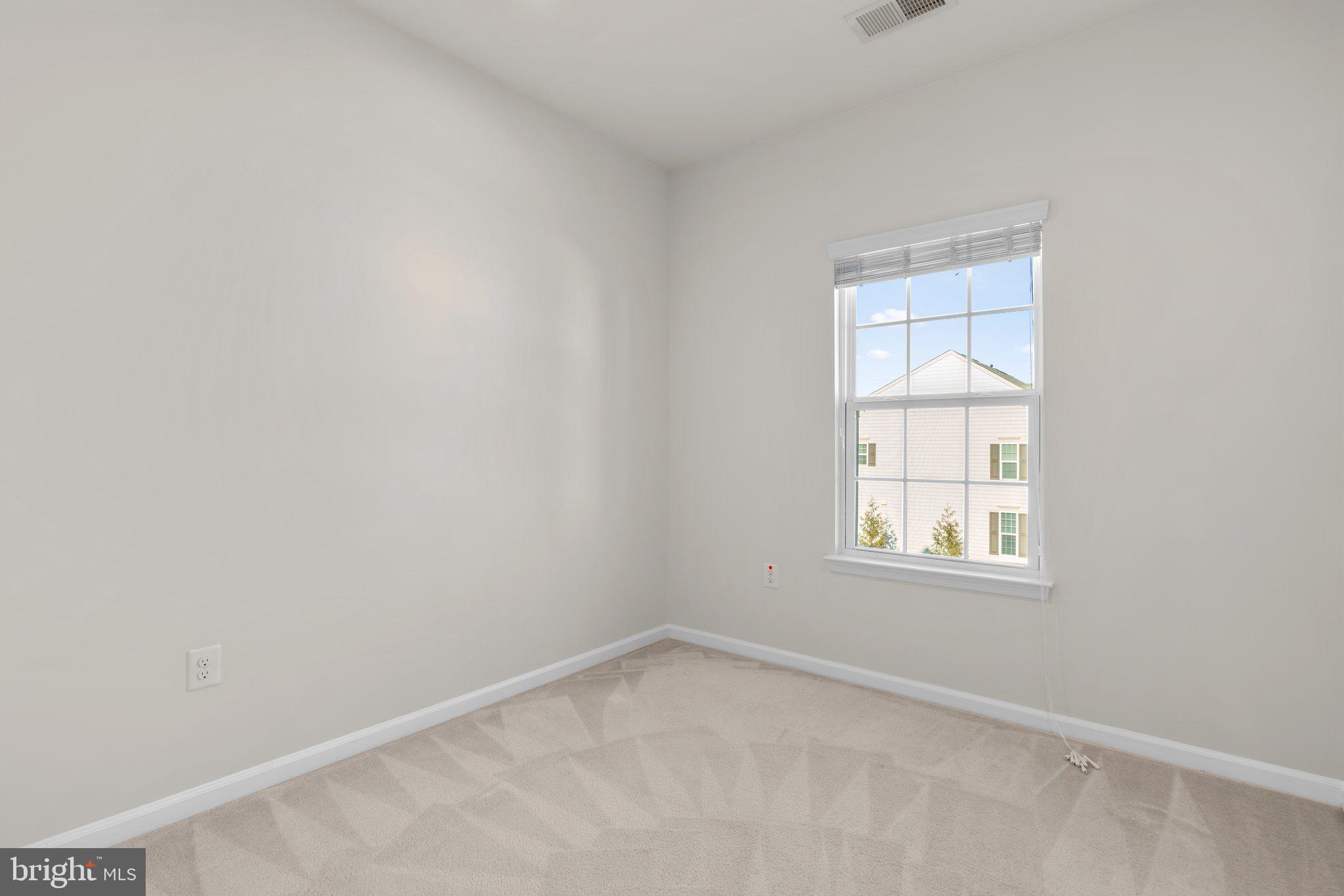 HOWARD SQUARE - Residential