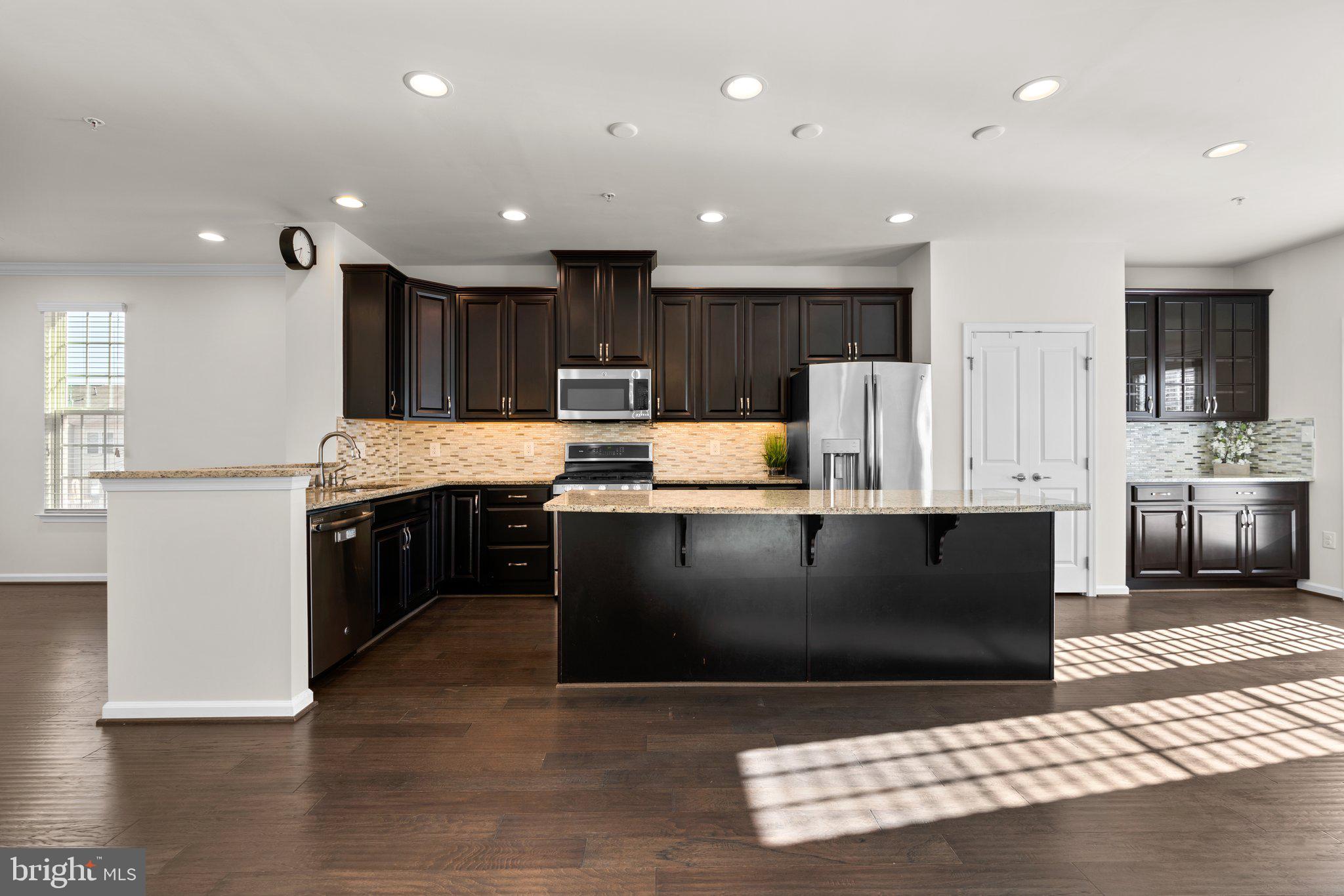 HOWARD SQUARE - Residential