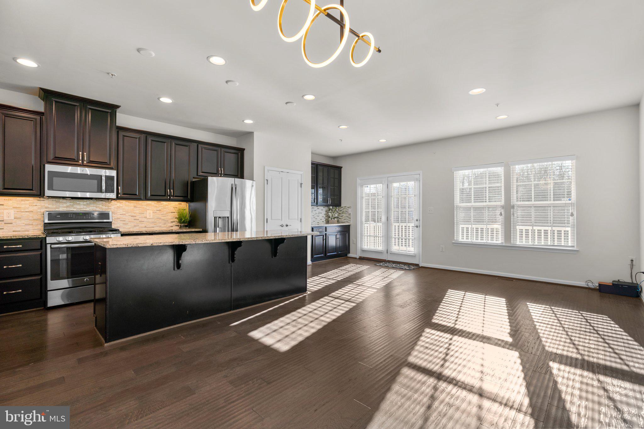 HOWARD SQUARE - Residential