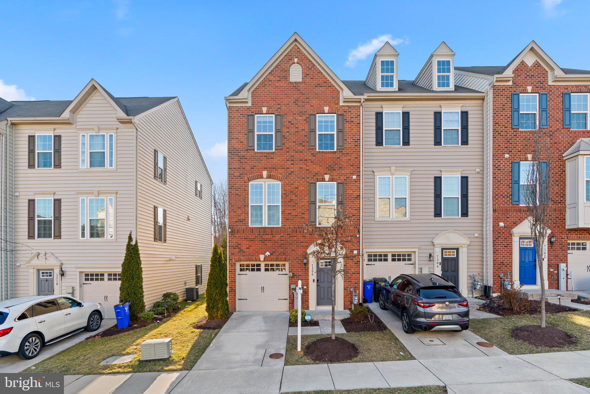 HOWARD SQUARE - Residential