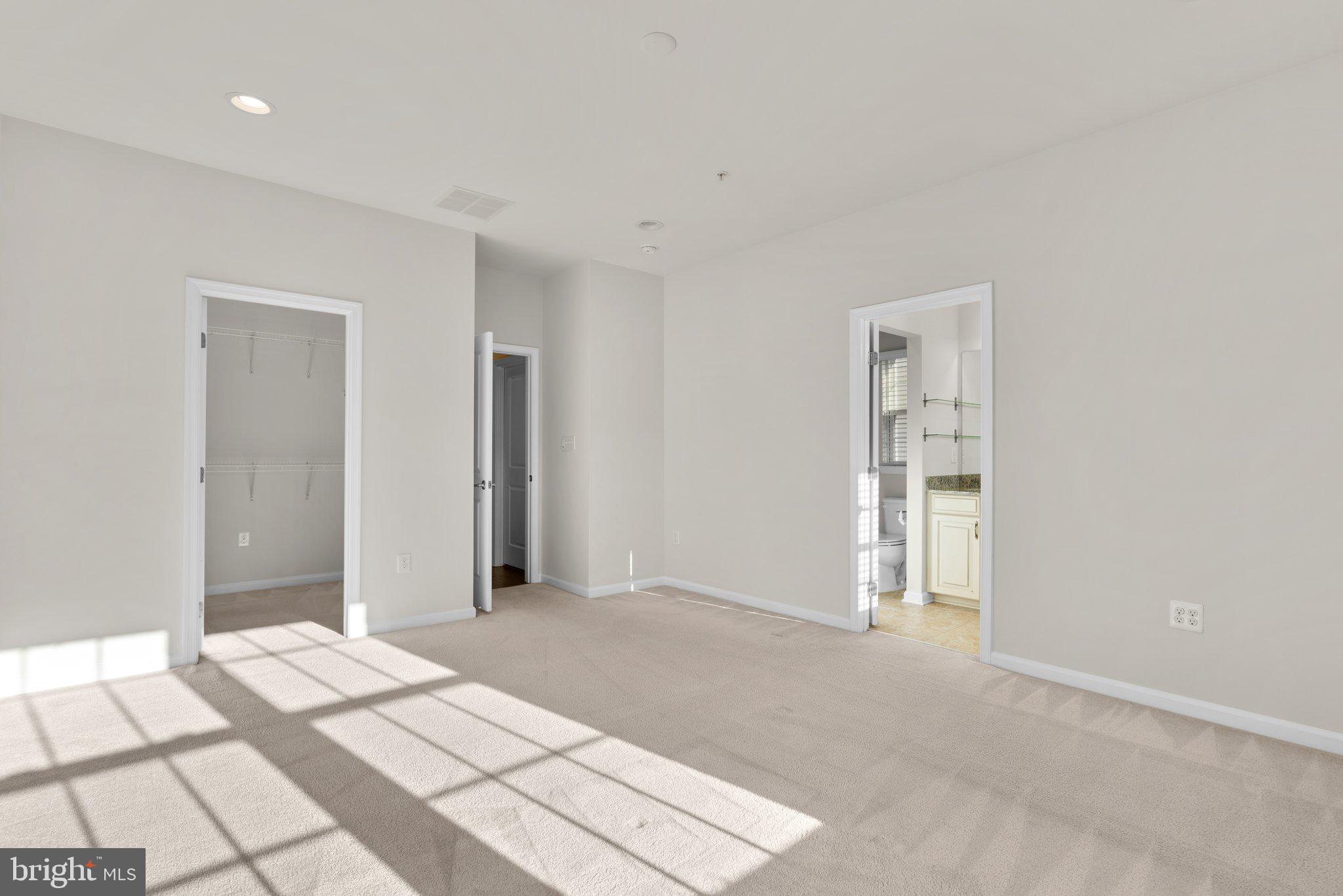 HOWARD SQUARE - Residential