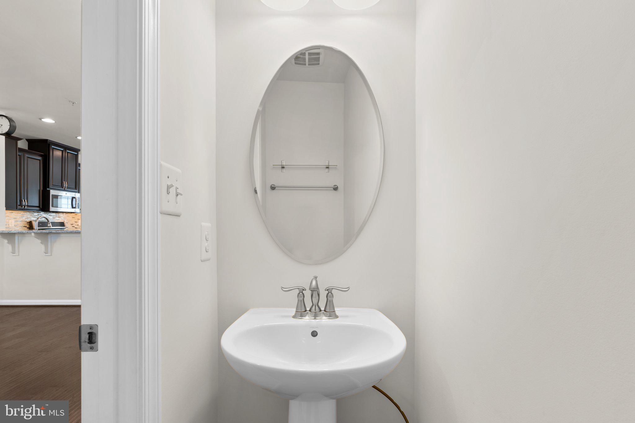 HOWARD SQUARE - Residential