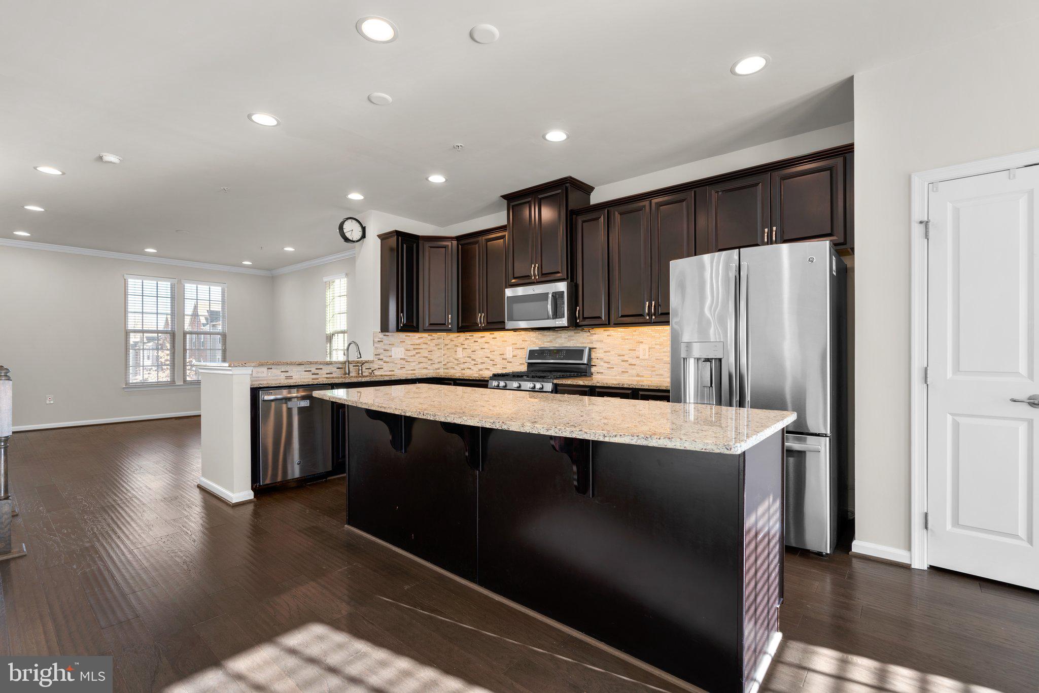 HOWARD SQUARE - Residential