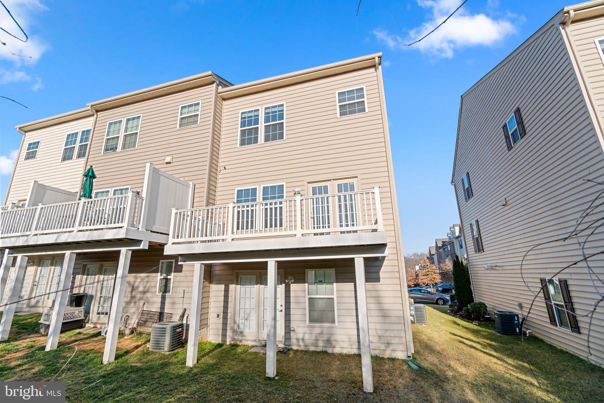 HOWARD SQUARE - Residential