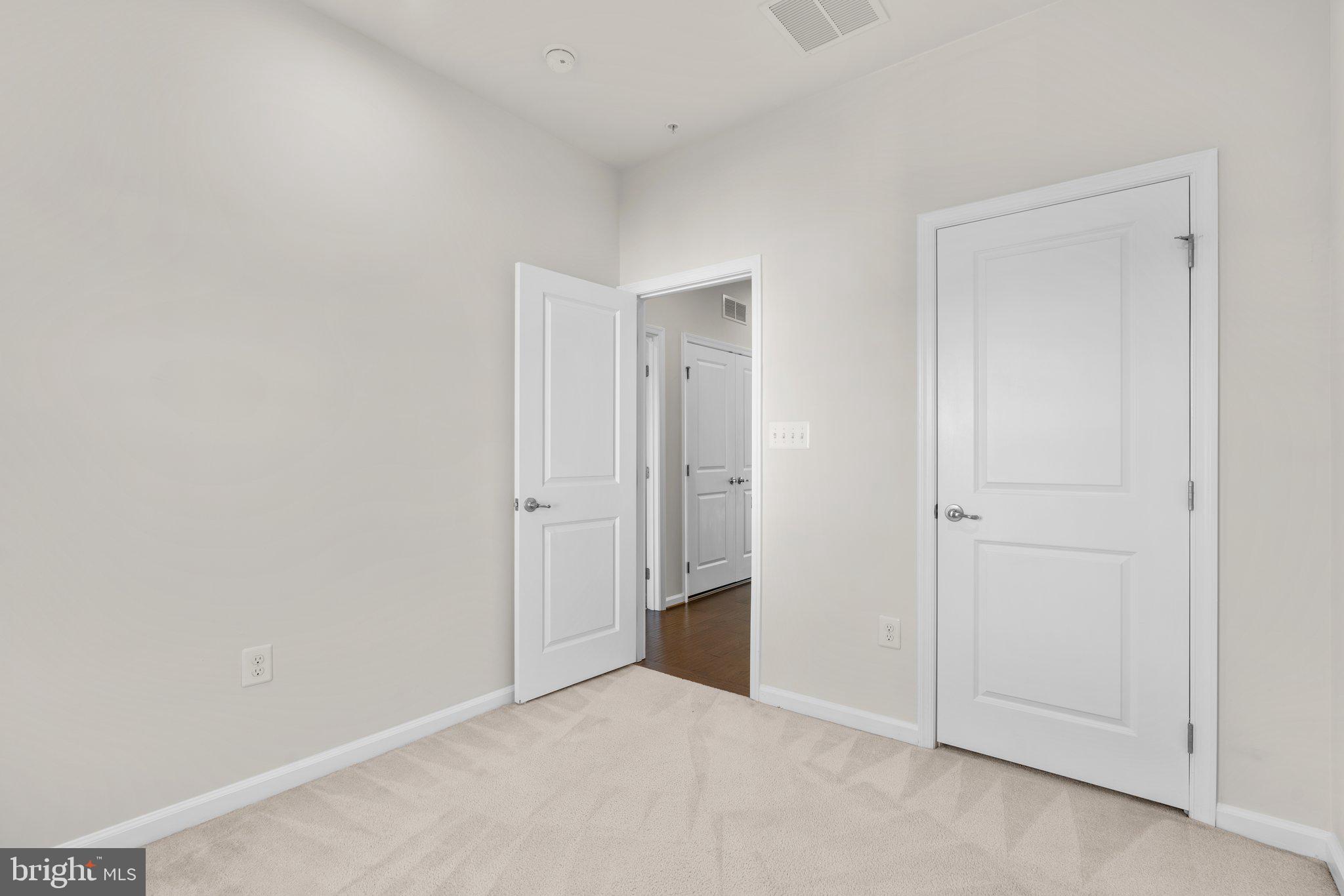 HOWARD SQUARE - Residential