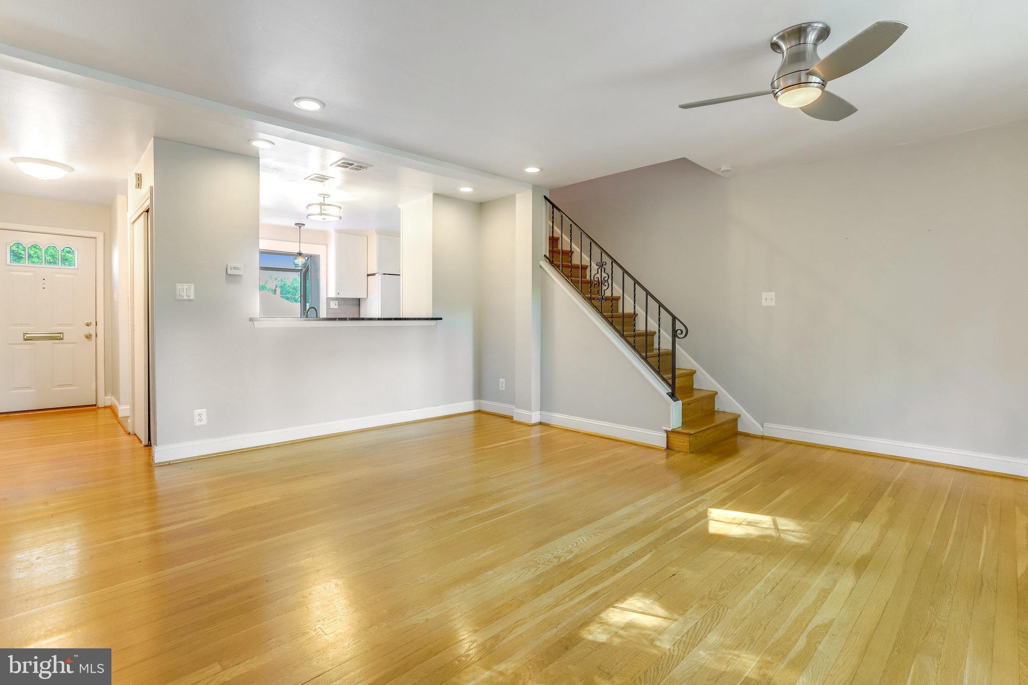 WARWICK VILLAGE - Residential