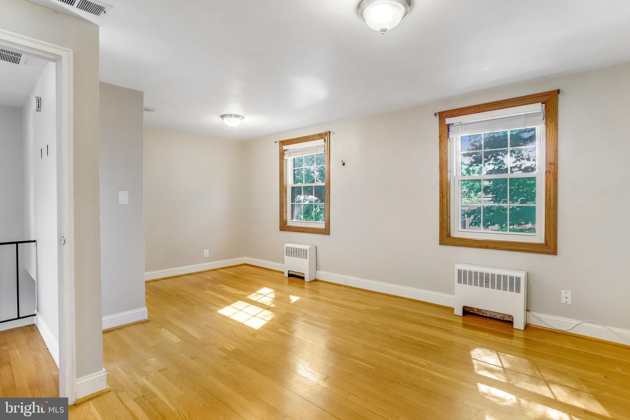 WARWICK VILLAGE - Residential