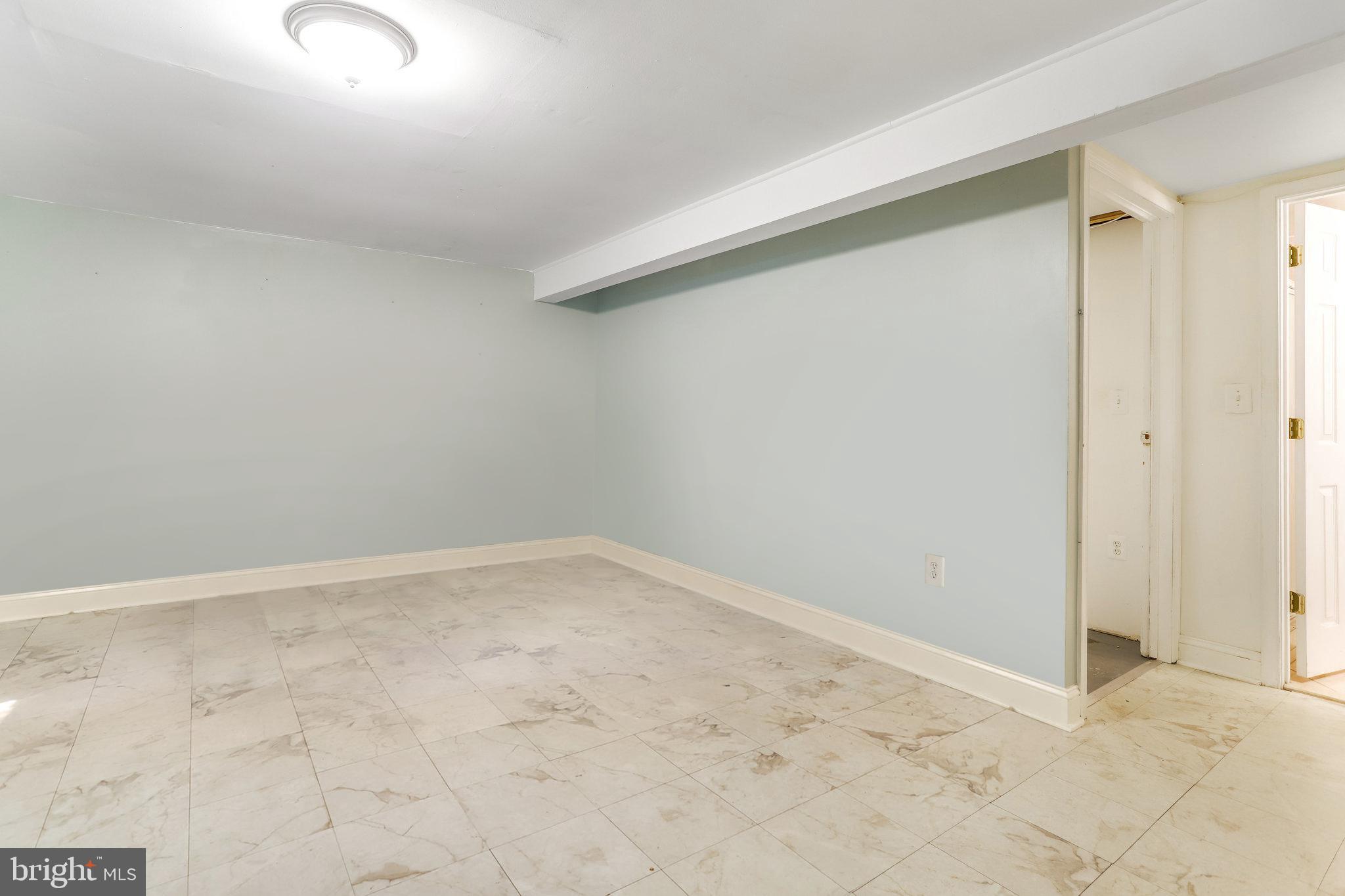 WARWICK VILLAGE - Residential