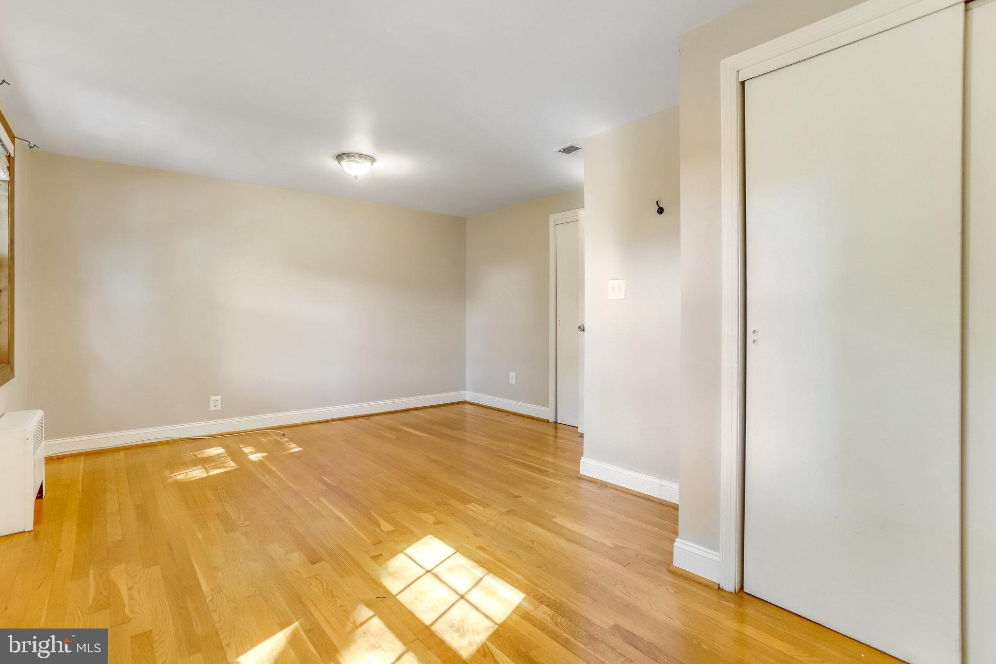 WARWICK VILLAGE - Residential