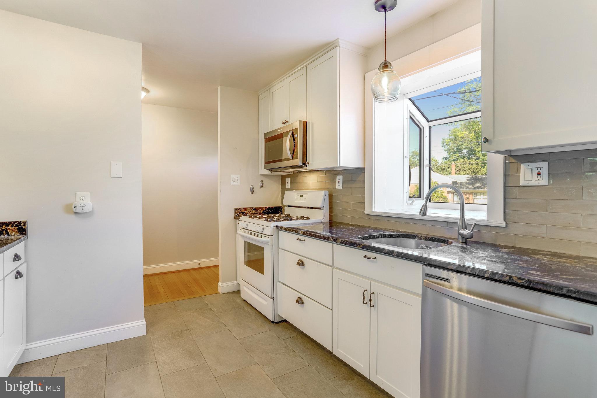 WARWICK VILLAGE - Residential