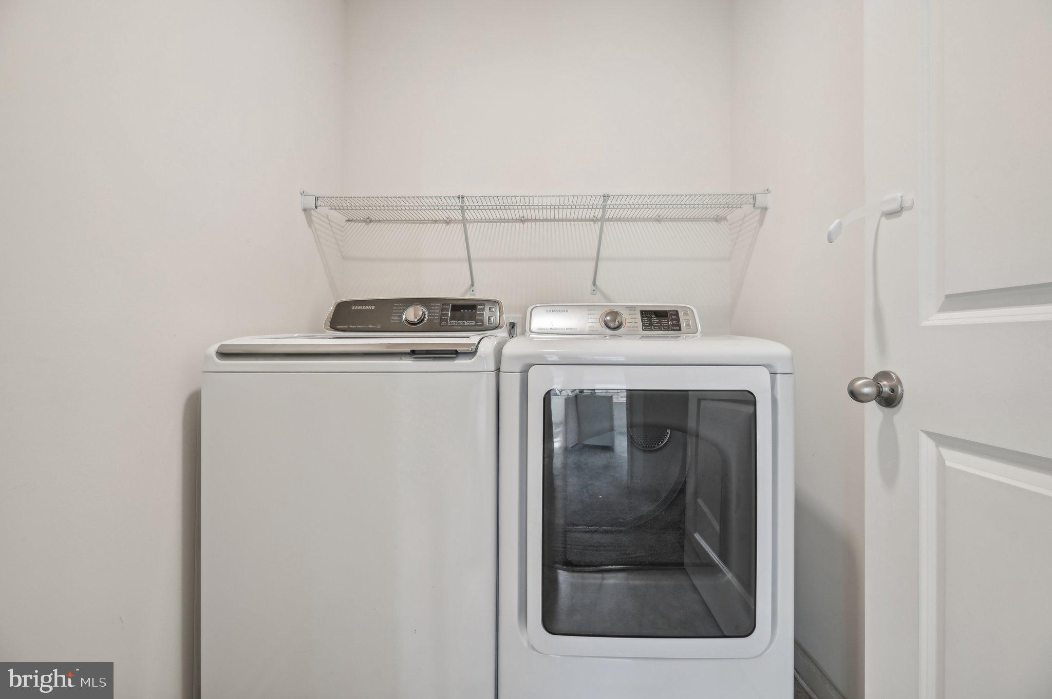 HAMPTON SQUARE CONDOMINIUMS - Residential