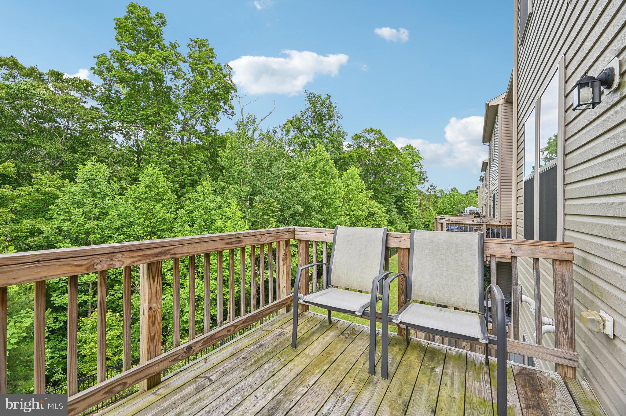 HAMPTON SQUARE CONDOMINIUMS - Residential