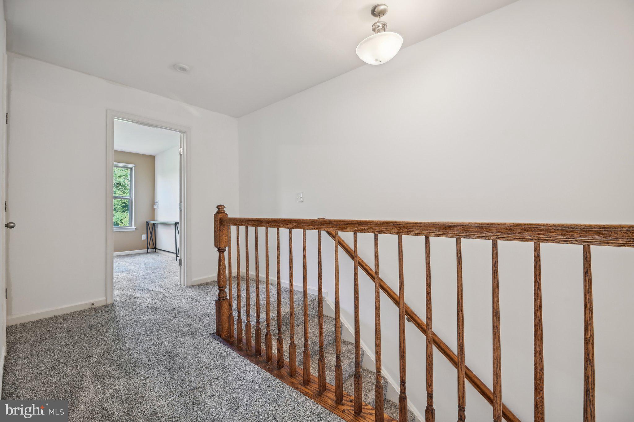 HAMPTON SQUARE CONDOMINIUMS - Residential