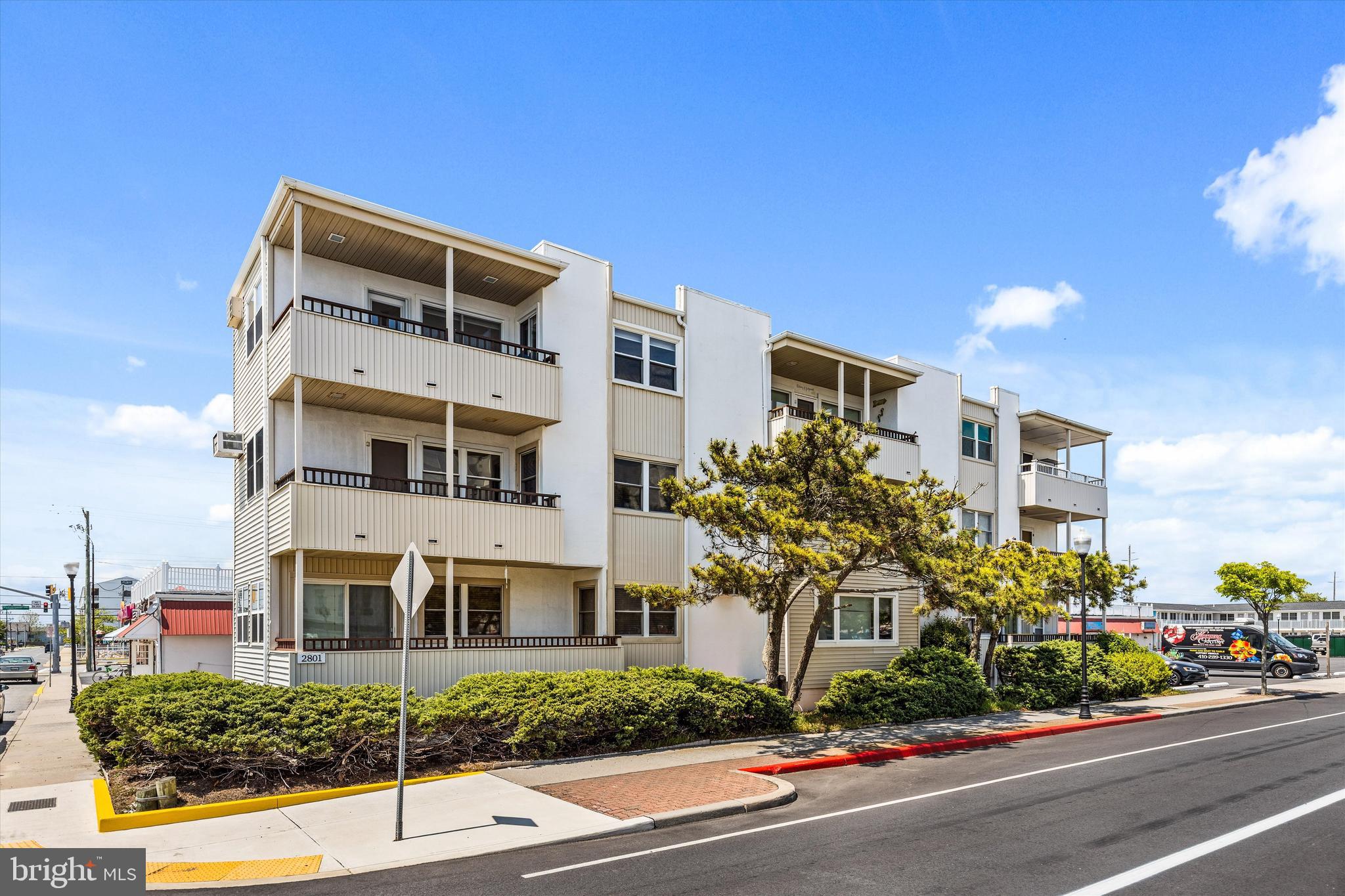 2801 N BALTIMORE AVENUE 309 HOLIDAY PLAZA