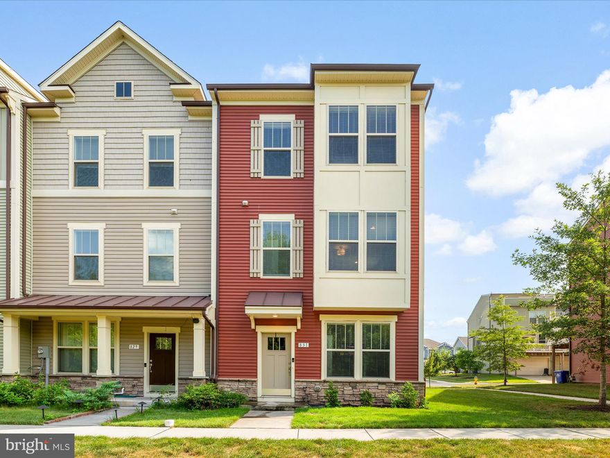 This is the one you’ve been waiting for! ✨ Immaculate 3-bedroom, 3.5-bath home in sought-after Tuscarora Creek. The versatile lower-level bonus room is perfect for a home office, gym, or game room. Bright, open floor plan with stylish finishes, a spacious deck for outdoor living, and a 2-car garage. Enjoy peaceful views — the home faces a wooded area with no front neighbors. Move-in ready and just minutes to shopping, dining, and major commuter routes!
https://apply.link/iWrQsbY