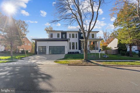 6935 SOUTHRIDGE DRIVE MCLEAN VA 22101