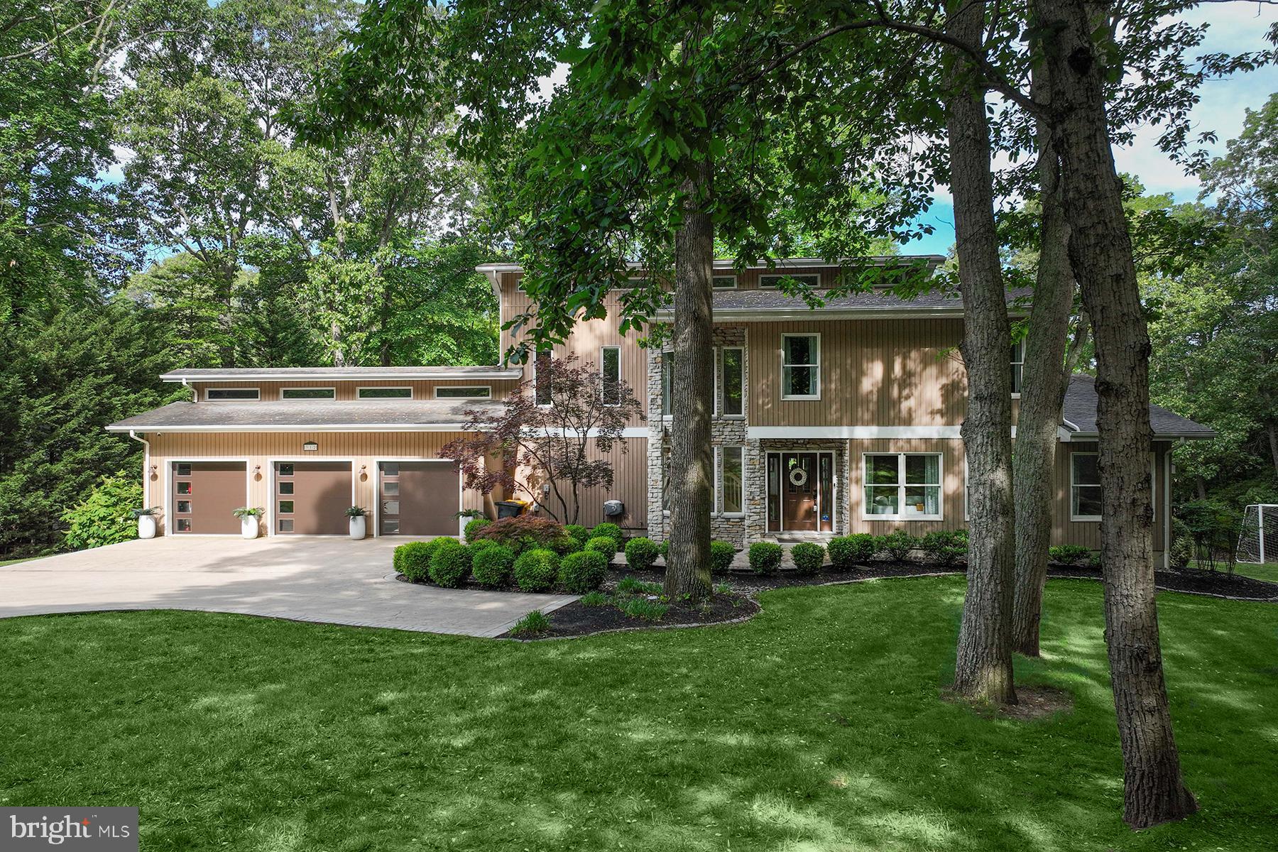 312 EAGLE HILL ROAD